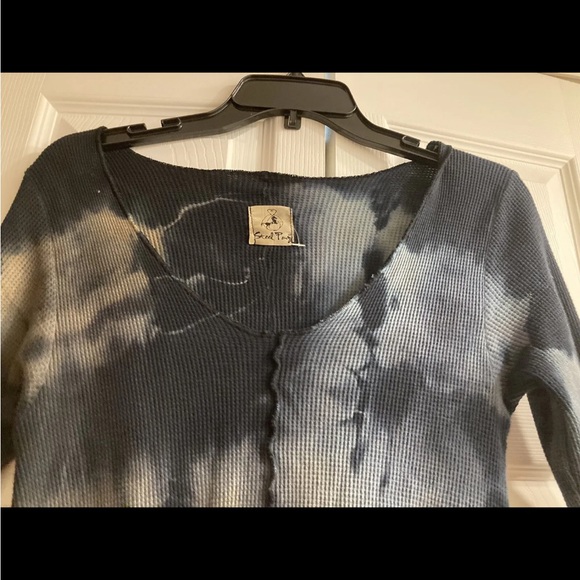 Not selling but hoping to find this tunic or something similar! - Picture 4 of 7